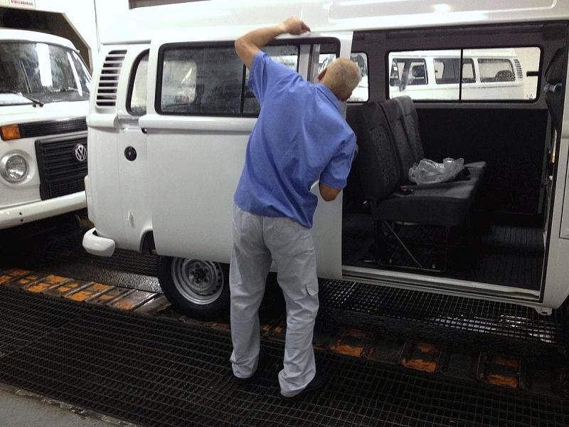 Produktion der letzten VW Kombi in Brasilien