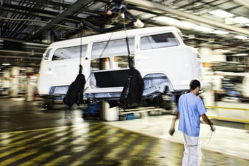 Produktion der letzten VW Kombi in Brasilien