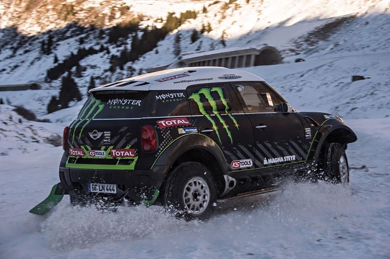 Die Höchstgeschwindigkeit des Mini All4 Racing Dakar beträgt 185 km/h