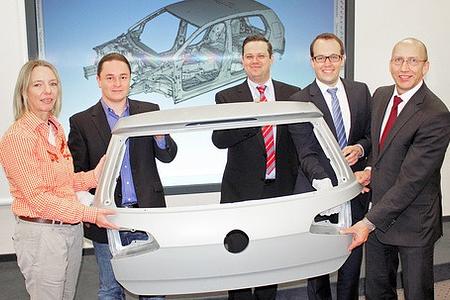 Vier Volkswagen Mitarbeiter verbessern Planungs-Software für den Karosseriebau
