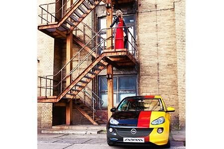 Bryan Adams setzt den Opel Adam in Szene