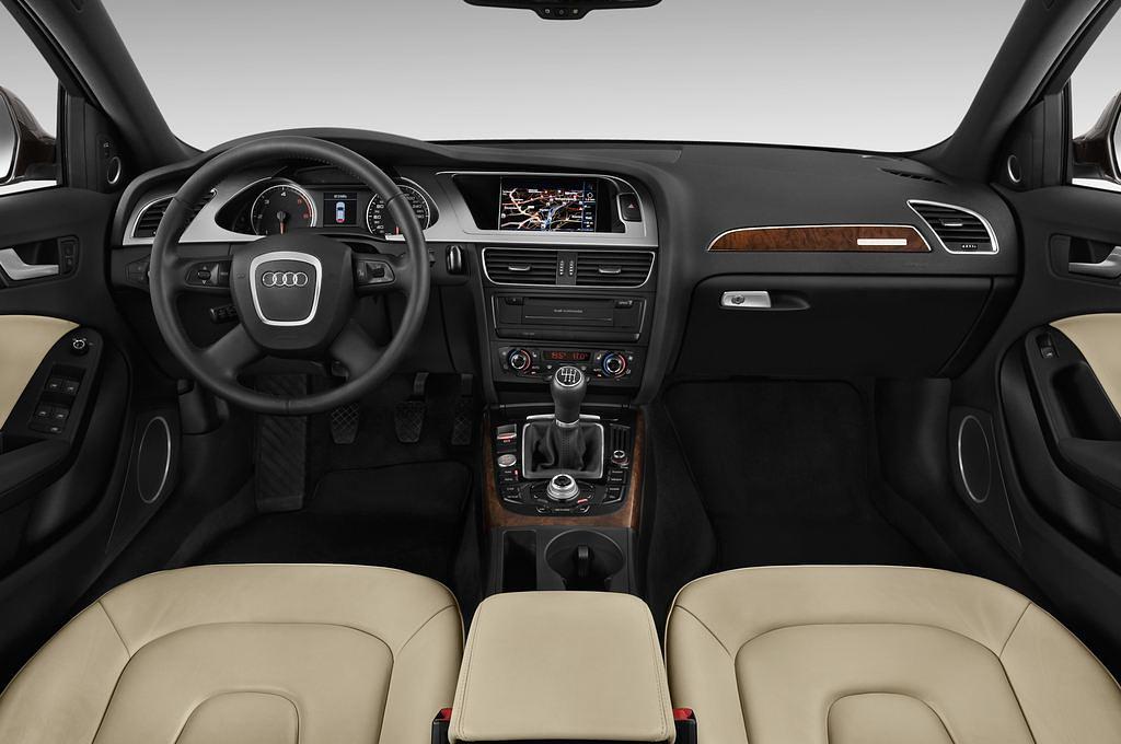 Audi A4 Allroad Quattro (Baujahr 2011) - 5 Türen Cockpit und Innenraum