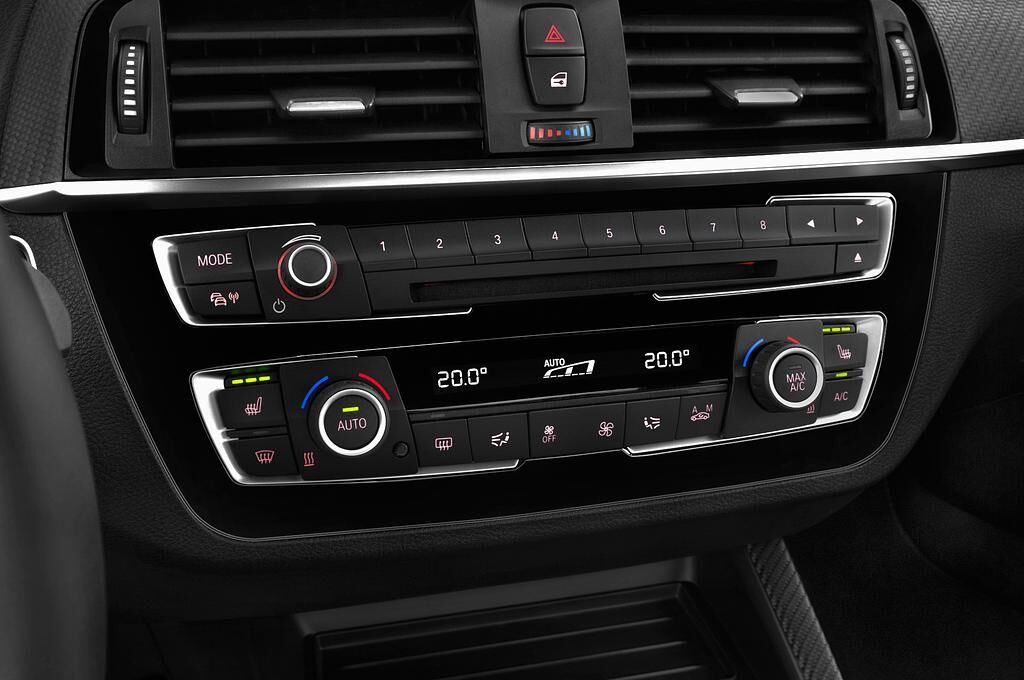 BMW M2 Competition (Baujahr 2019) Base 2 Türen Temperatur und Klimaanlage