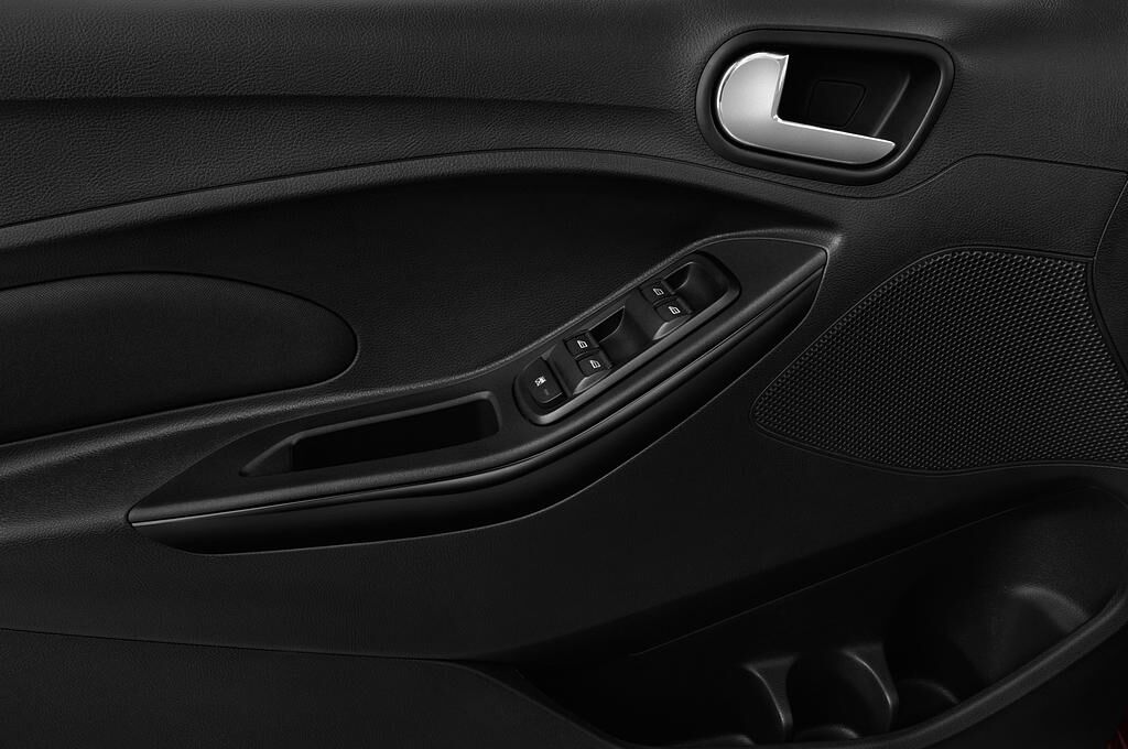 Ford Ka+ (Baujahr 2019) Cool & Connect 5 Türen Bedienungselemente Tür