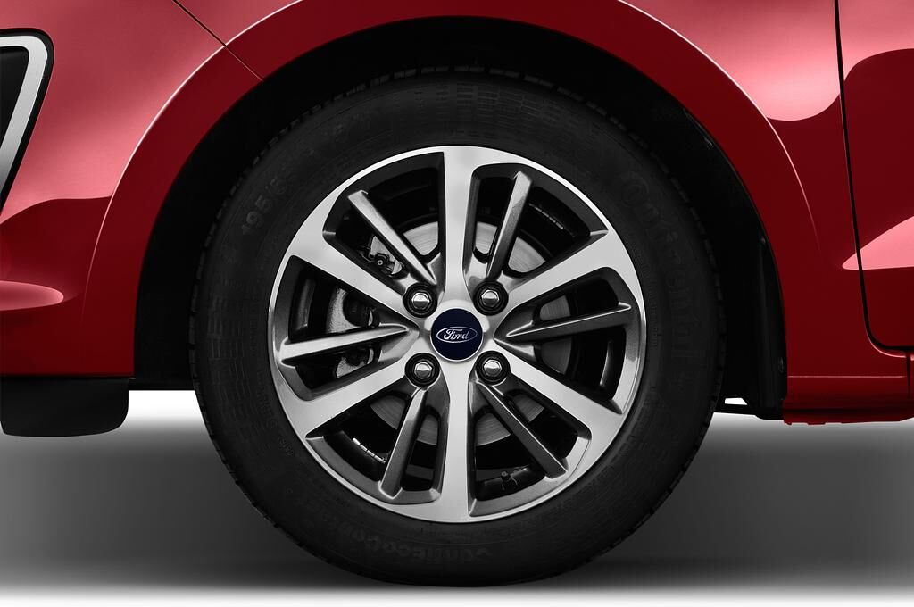 Ford Ka+ (Baujahr 2019) Cool & Connect 5 Türen Reifen und Felge