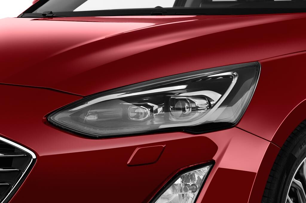 Ford Focus (Baujahr 2018) Titanium 5 Türen Scheinwerfer