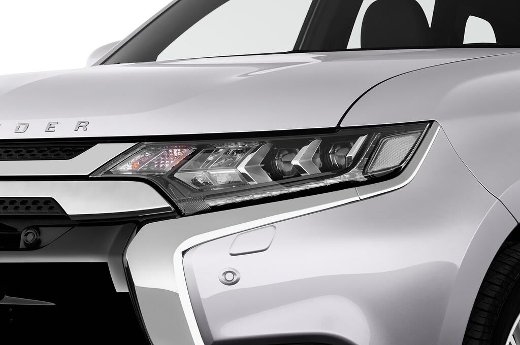 Mitsubishi Outlander Plug-in Hybrid (Baujahr 2018) Plus 5 Türen Scheinwerfer