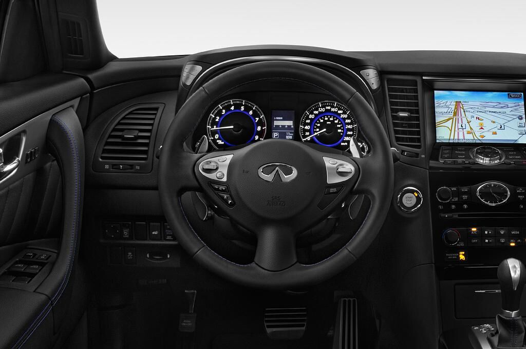 Infiniti QX70 (Baujahr 2018) S 5 Türen Lenkrad