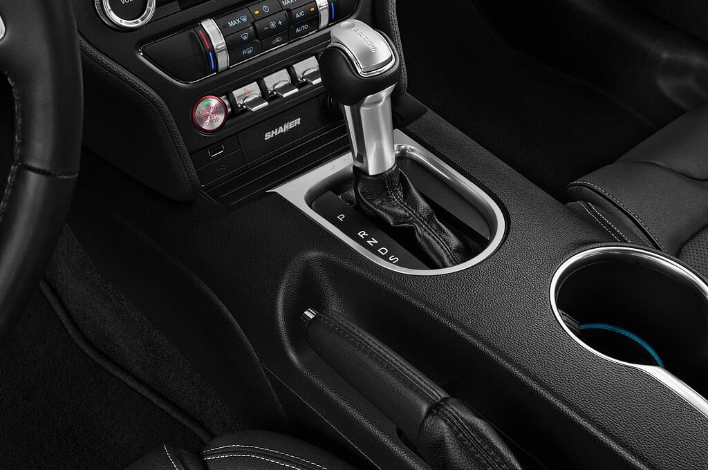 Ford Mustang Fastback (Baujahr 2018) - 2 Türen Schalthebel