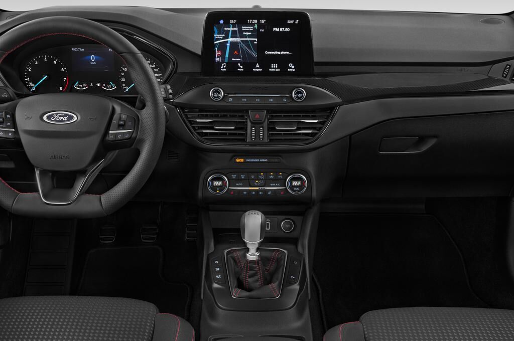 Ford Focus (Baujahr 2018) ST Line 5 Türen Mittelkonsole
