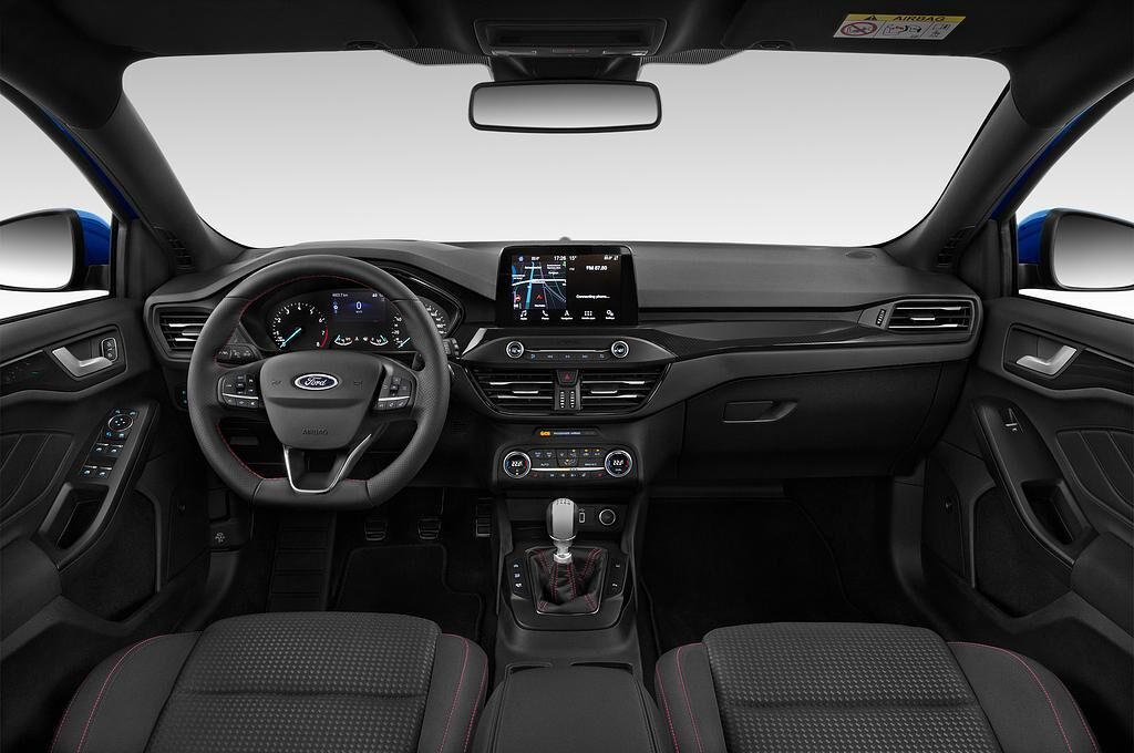 Ford Focus (Baujahr 2018) ST Line 5 Türen Cockpit und Innenraum