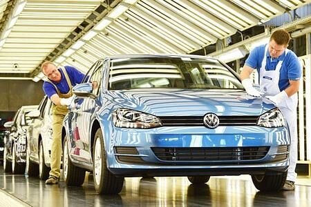 Rekord: Volkswagen Konzern steigert Auslieferungen in 2013 um rund 5 Prozent auf über 9,7 Millionen Fahrzeuge