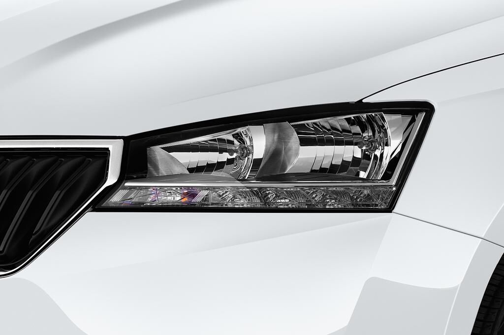 Skoda Fabia Combi (Baujahr 2019) Ambition 5 Türen Scheinwerfer