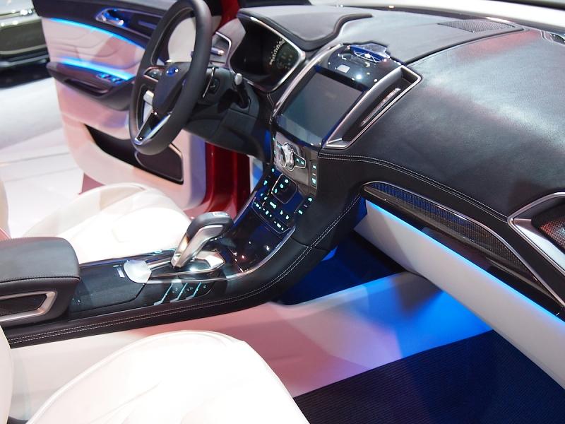 Das Interieur des Ford Edge Concept ist moderner