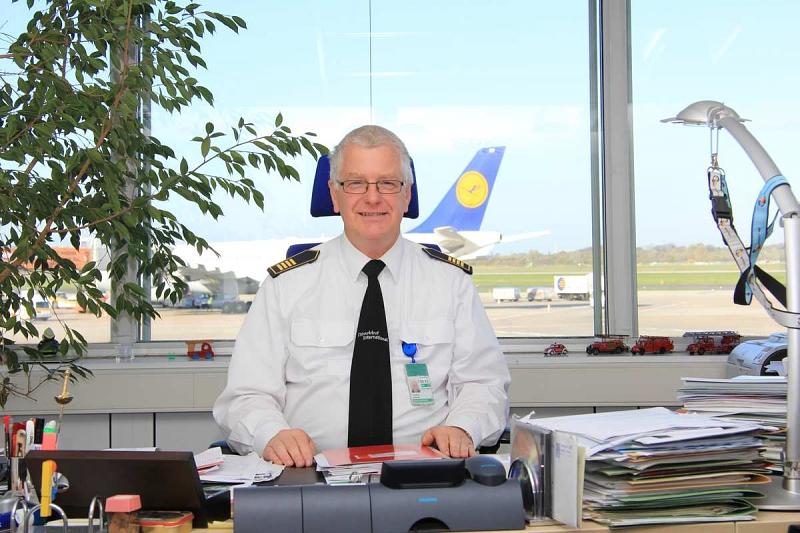 Thomas Jeziorek ist Leiter der Flughafenfeuerwehr.