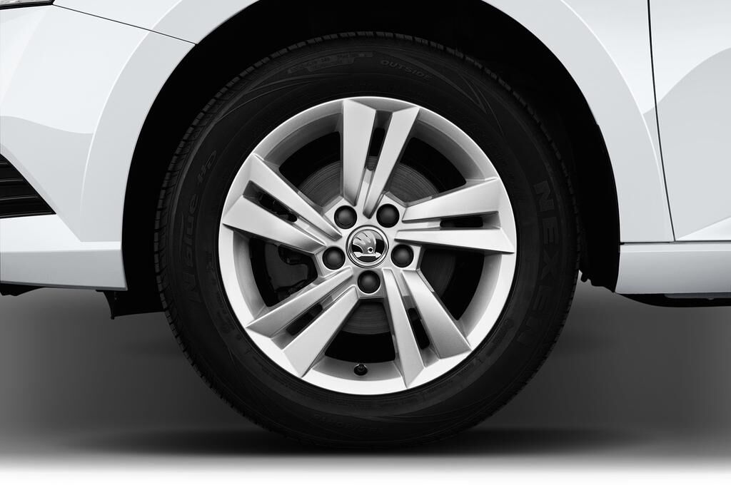 Skoda Fabia Combi (Baujahr 2019) Ambition 5 Türen Reifen und Felge