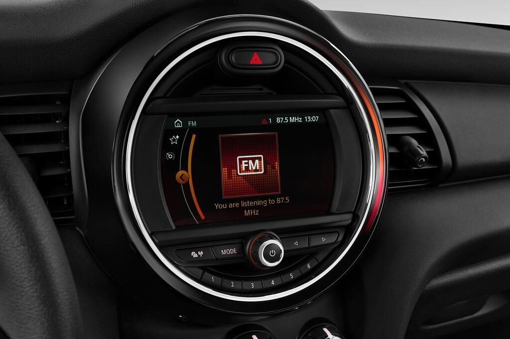 MINI MINI One (Baujahr 2018) Salt 3 Türen Radio und Infotainmentsystem