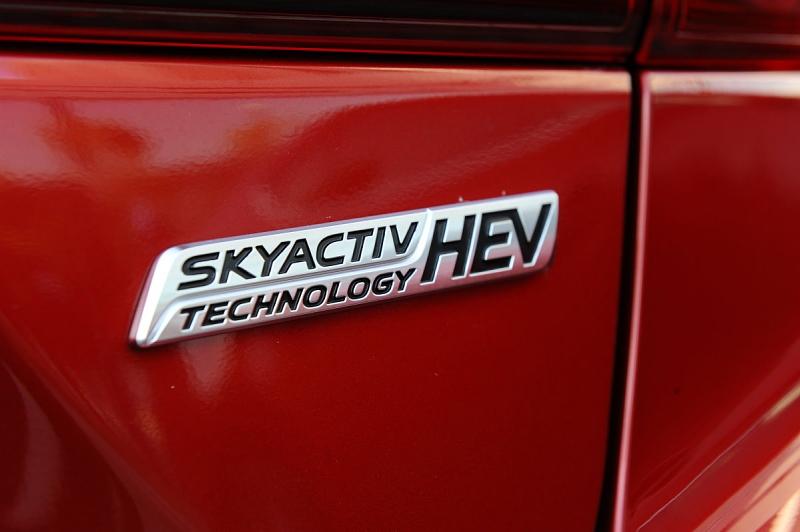 Mazda 3 Skyactiv Hybrid auf den Straßen von Yokohama