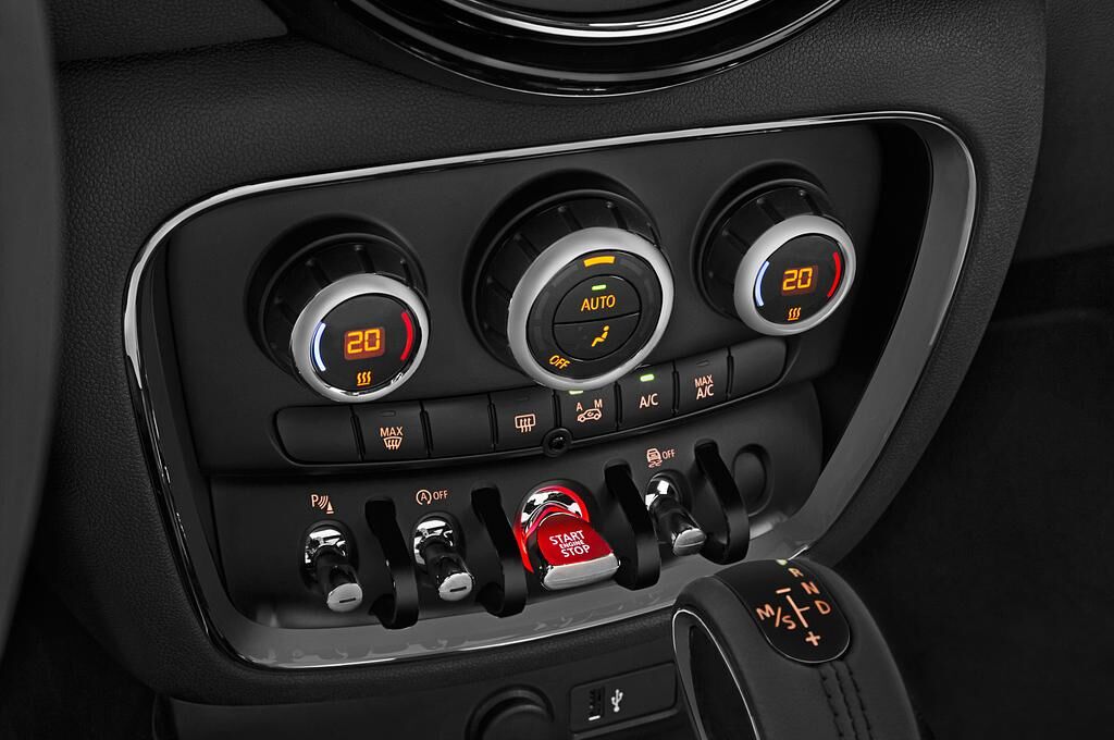 MINI Clubman (Baujahr 2018) Cooper 5 Türen Temperatur und Klimaanlage