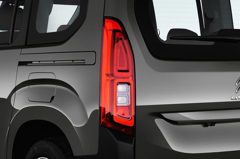 Citroen Berlingo (Baujahr 2019) Feel 5 Türen Rücklicht