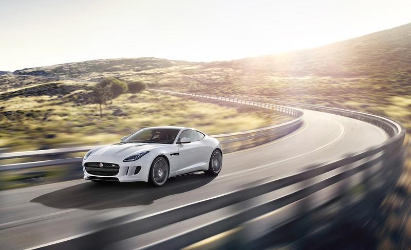 Die Topversion hat eine aktive Hinterachsdifferentialsperre und Torque-Vectoring-Bremseingriffe
