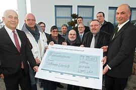 VW-Mitarbeiter unterstützen Wolfsburger Lebenshilfe mit 25.000 Euro für die Anschaffung eines Crafter