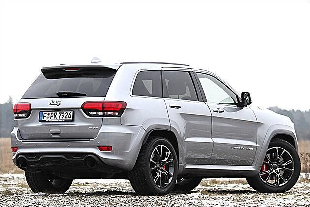 Mit dem Facelift kamen breitere Heckleuchten an den Grand Cherokee