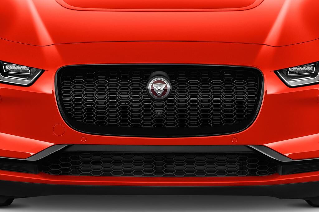 Jaguar I Pace (Baujahr 2019) S 5 Türen Kühlergrill und Scheinwerfer
