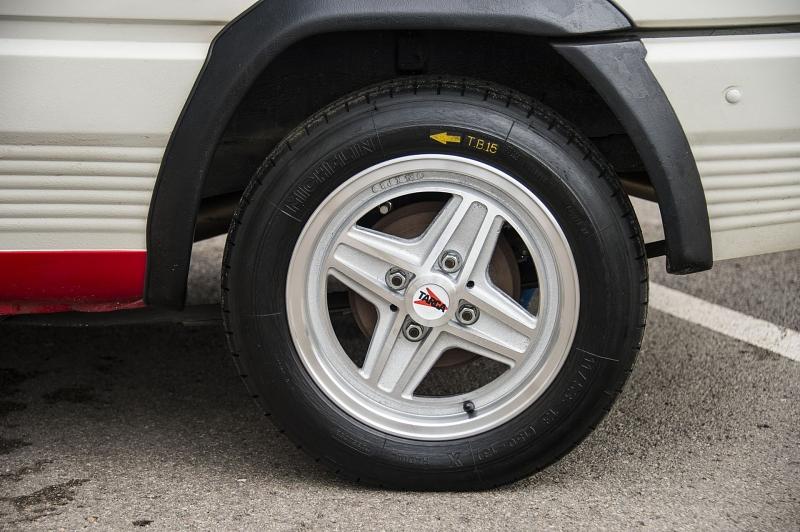 Das Fahrwerk ist sehr hart abgestimmt