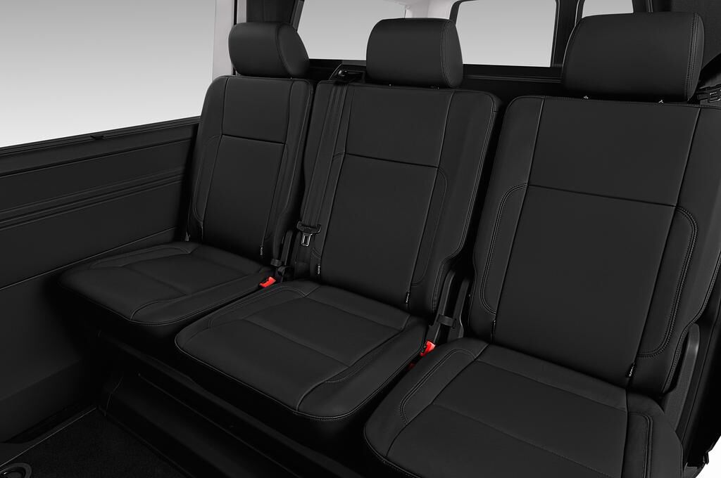 Volkswagen Caravelle (Baujahr 2019) Highline 4 Türen Rücksitze