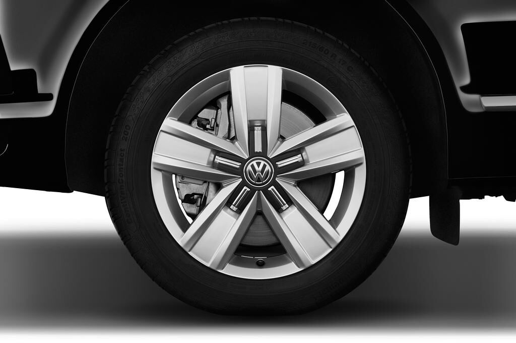 Volkswagen Caravelle (Baujahr 2019) Highline 4 Türen Reifen und Felge
