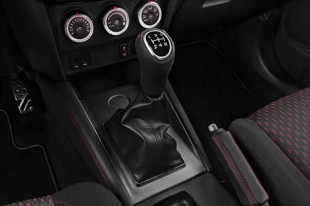 Mitsubishi ASX (Baujahr 2019) Diamant Edition+ 5 Türen Schalthebel