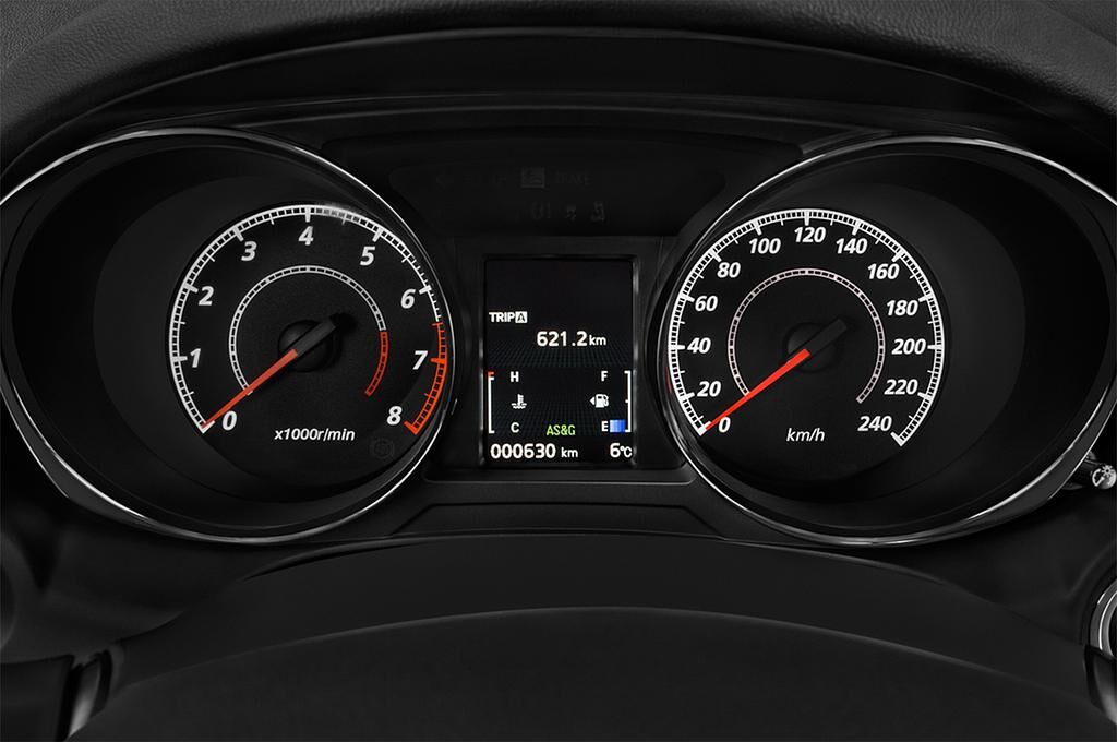 Mitsubishi ASX (Baujahr 2019) Top 5 Türen Tacho und Fahrerinstrumente