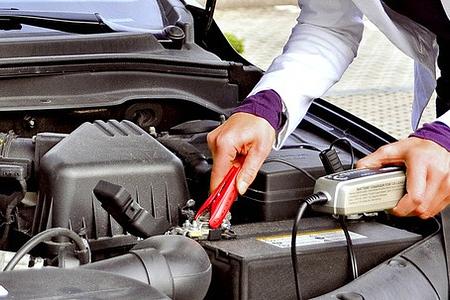 Wintertipp: Erste Hilfe für schwache Autobatterien