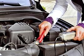 Wintertipp: Erste Hilfe für schwache Autobatterien