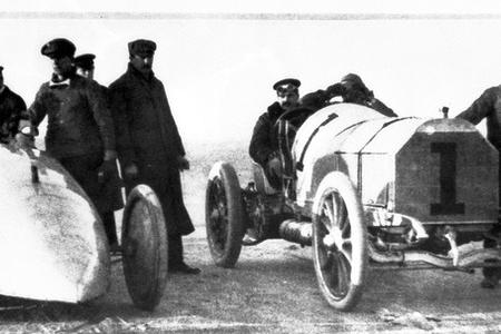 Vor 110 Jahren: William Vanderbilt auf Mercedes 90 PS Rennwagen schnellster Mensch in einem Landfahrzeug
