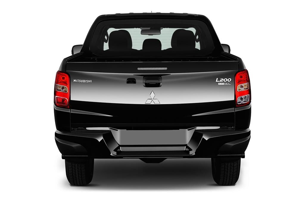 Mitsubishi L200 (Baujahr 2019) Diamant Editionen 4 Türen Heckansicht