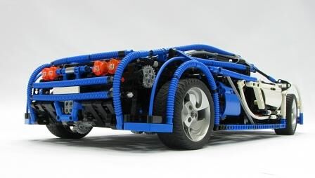 Bugatti Veyron aus Bausteinen