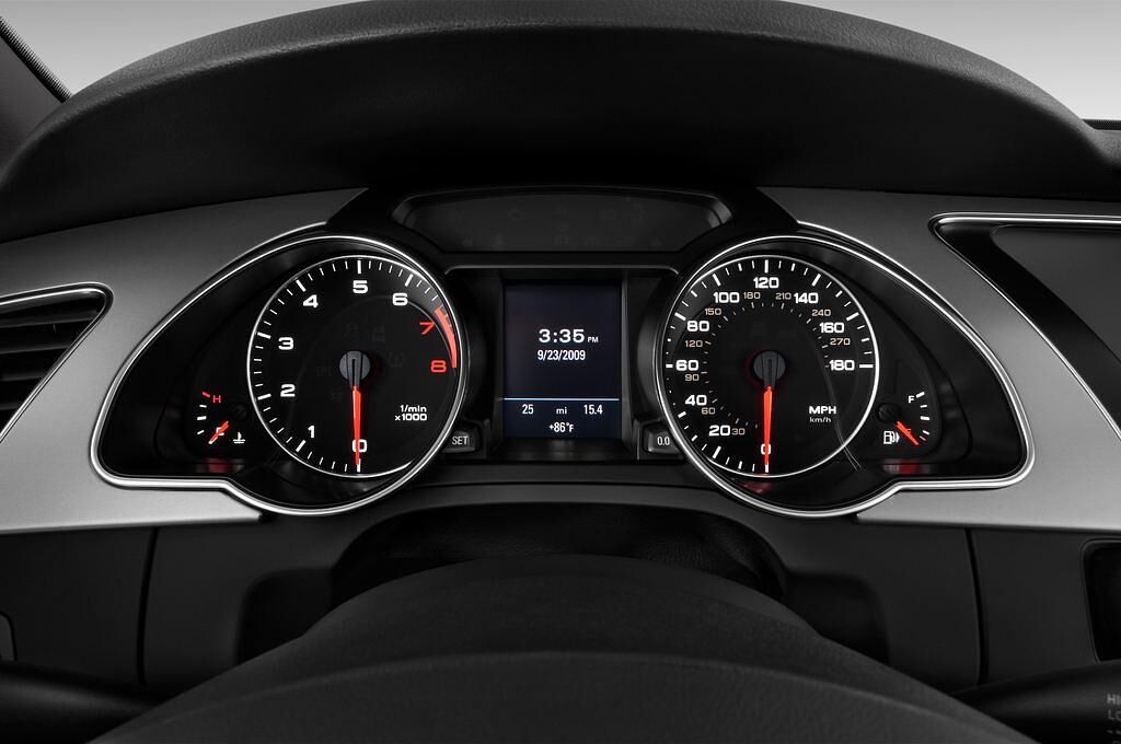 Audi A5 (Baujahr 2010) - 2 Türen Tacho und Fahrerinstrumente