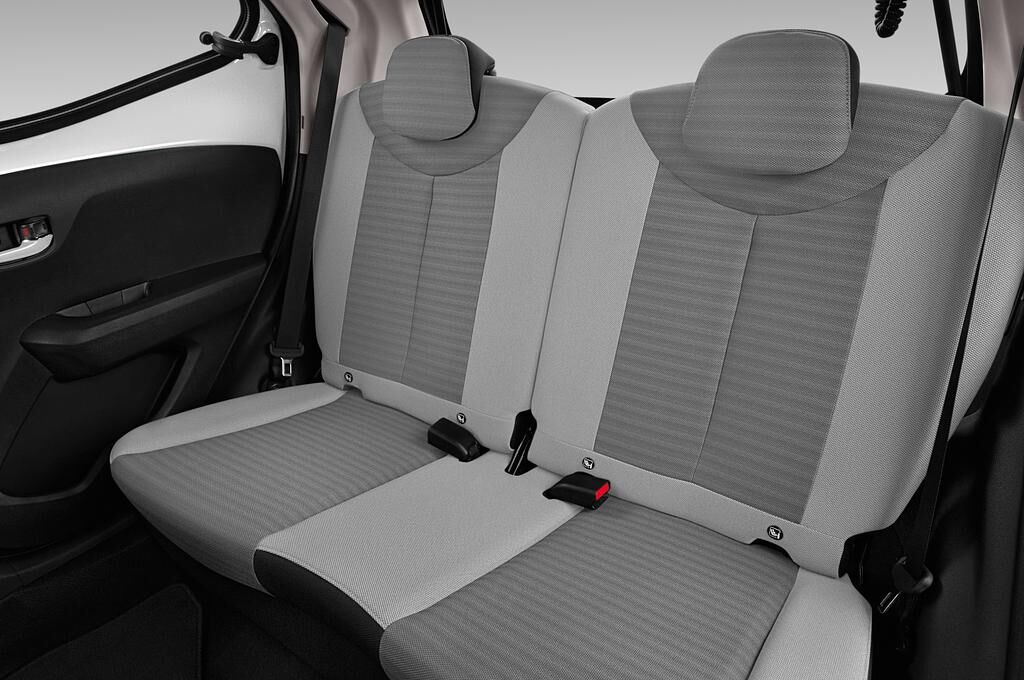 Toyota Aygo (Baujahr 2019) x-sky 5 Türen Rücksitze