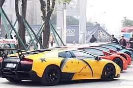 Gigantisches SuperCar-Treffen in China