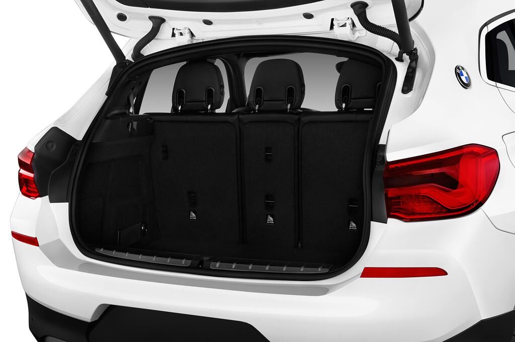 BMW X2 (Baujahr 2018) Advantage Plus 5 Türen Kofferraum