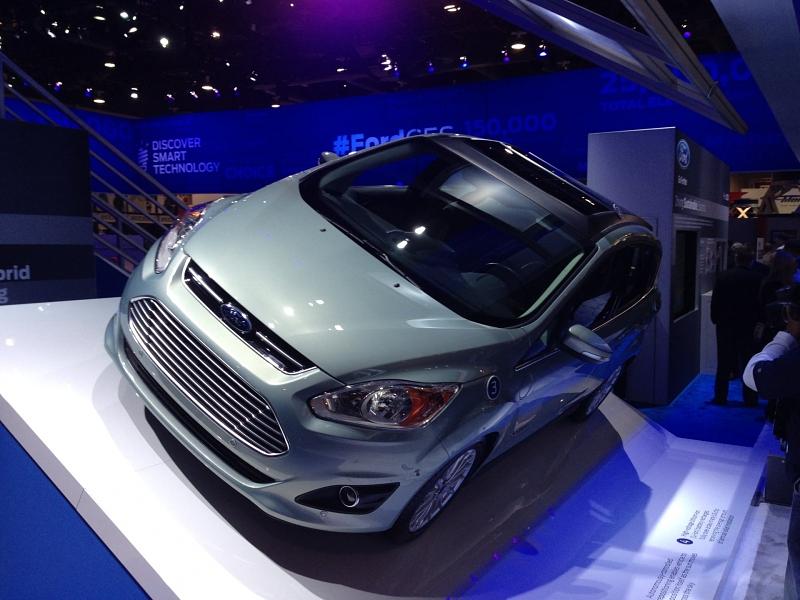Ford C-Max Plug-In-Hybrid mit Solardach