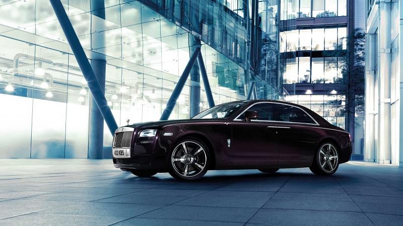 Der Aufpreis für den Rolls-Royce Ghost V-Specification beträgt 17.850 Euro