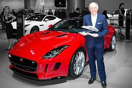 Jaguar-Designchef Ian Callum in Detroit zum “Industry Innovator of the Year" gewählt