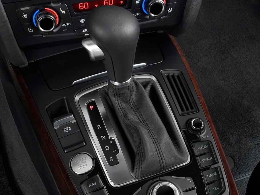 Audi A5 (Baujahr 2010) - 2 Türen Schalthebel