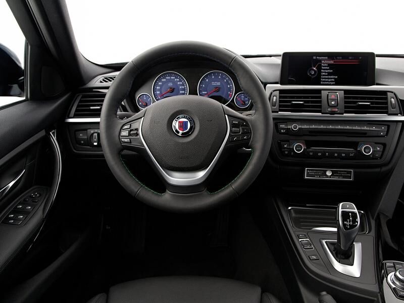 Alpina D3 Biturbo - aufgeräumtes Cockpit mit griffigem Steuer