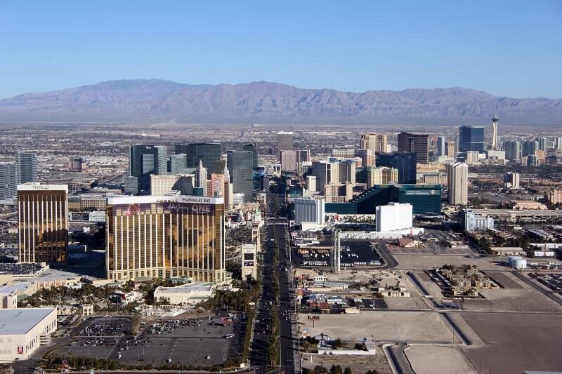 Der Las Vegas Strip aus der Luft von Süden nach Norden.