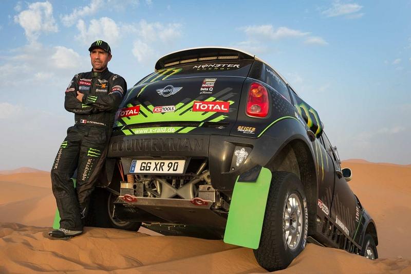 Der erfolgreichste Dakar-Fahrer aller Zeiten Stephane Peterhansel startet in seinem Mini ALL4 Racing.