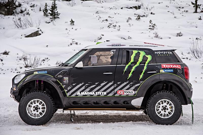 Erste Tests im Schnee mit dem Mini ALL4 Racing.